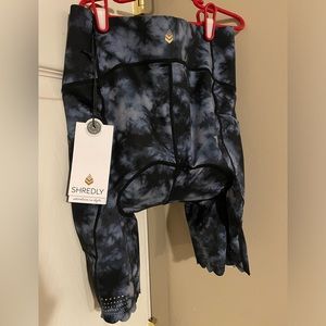 Shredly Biker Cham. Women’s Medium. Color: Graphite Tie Dye.